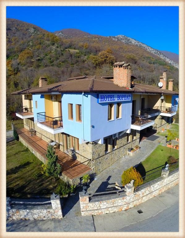 Voreas Hotel Káto Loutrákion Esterno foto